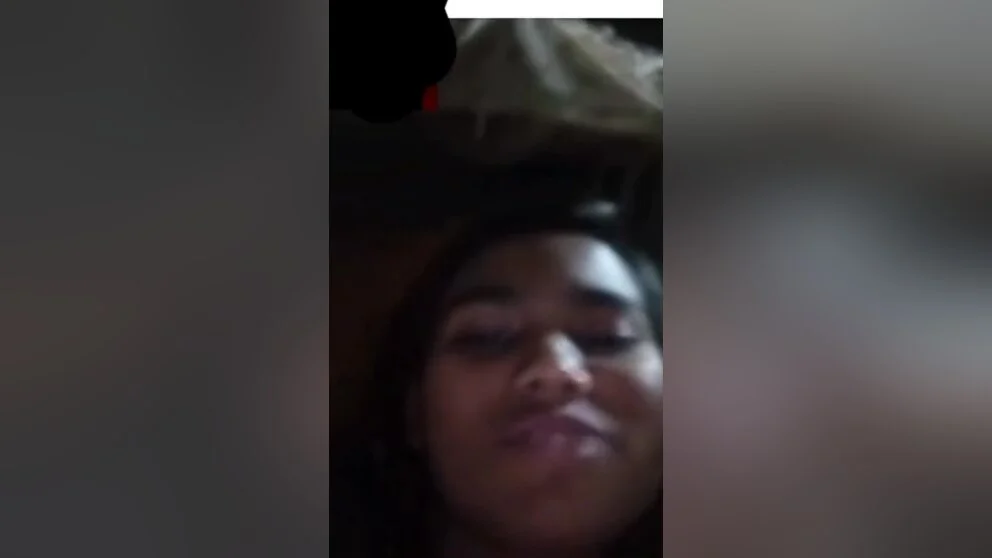 Desi Village Girl Showing Her Pussy On Video Call