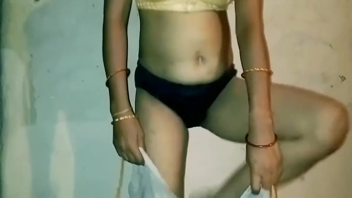 Seema Haider Ki Chudai Video ! Hot Bhabhi Ki Chudai ! Desi Bhabhi Ki Chudai