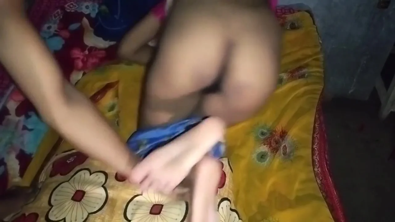 Indian Muslim Girl Ki Gaand Mari Tel Lagakar Maja Aa Gaya