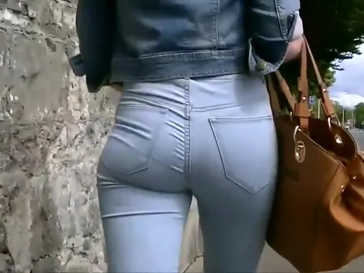 Ass in jeans that you'd want to pinch