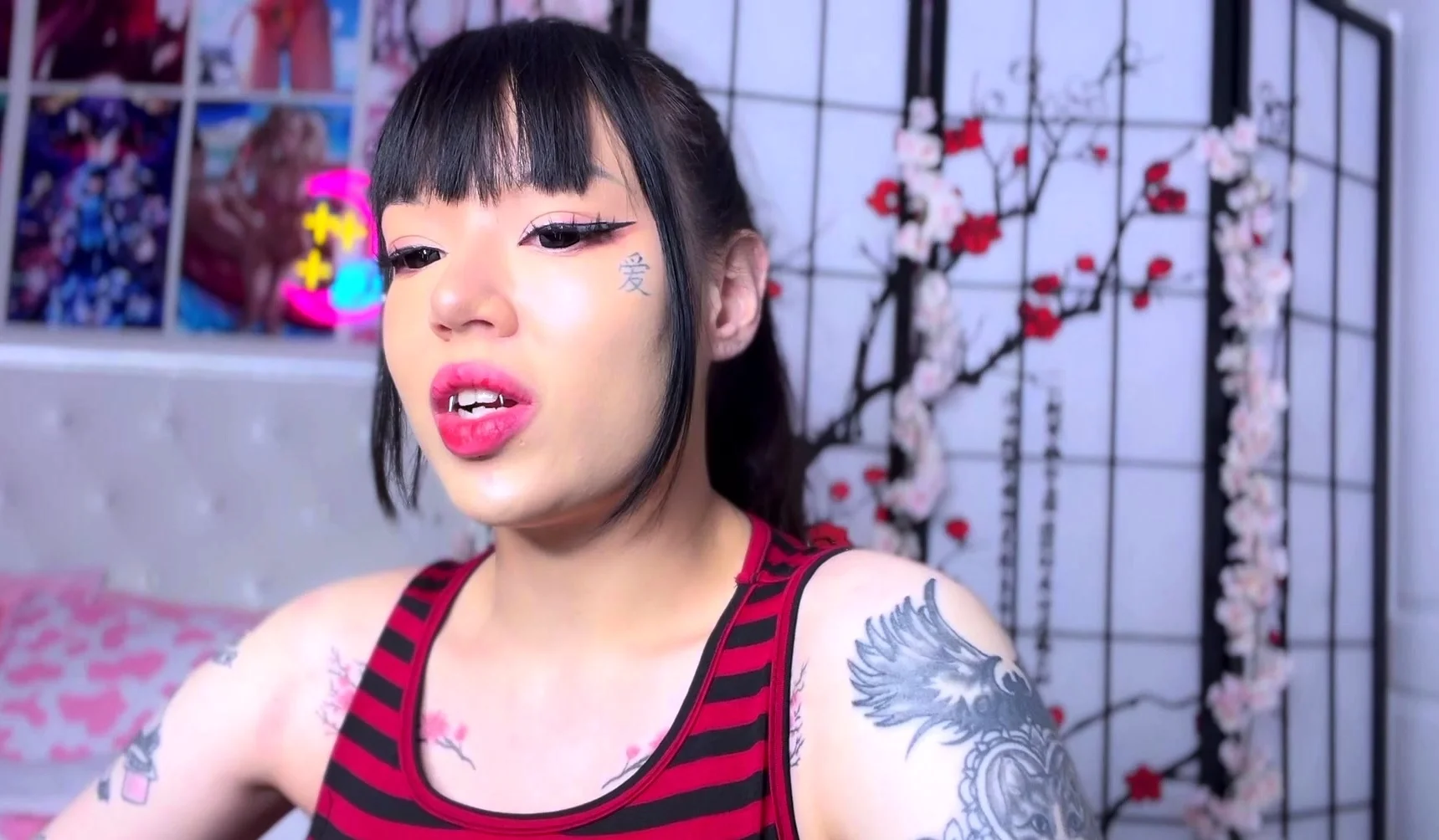 Solo Amateur Latina Teen With Big Boobs