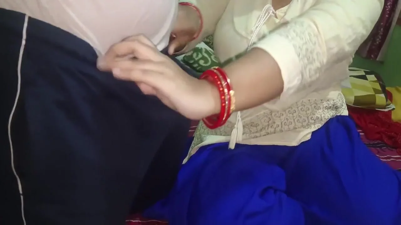 Indian Village Mature Woman Was Caught And Fucked Her Boyfriend