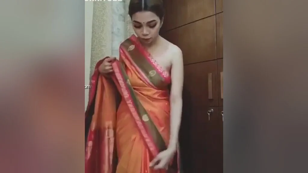 Today Exclusive -sexy Desi Girl Strip Her Cloths And Shows Boobs