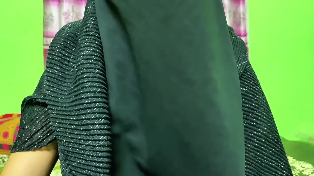 Aunty Youre So Sexy And Your Figure Is Look Like - Sanny Leone