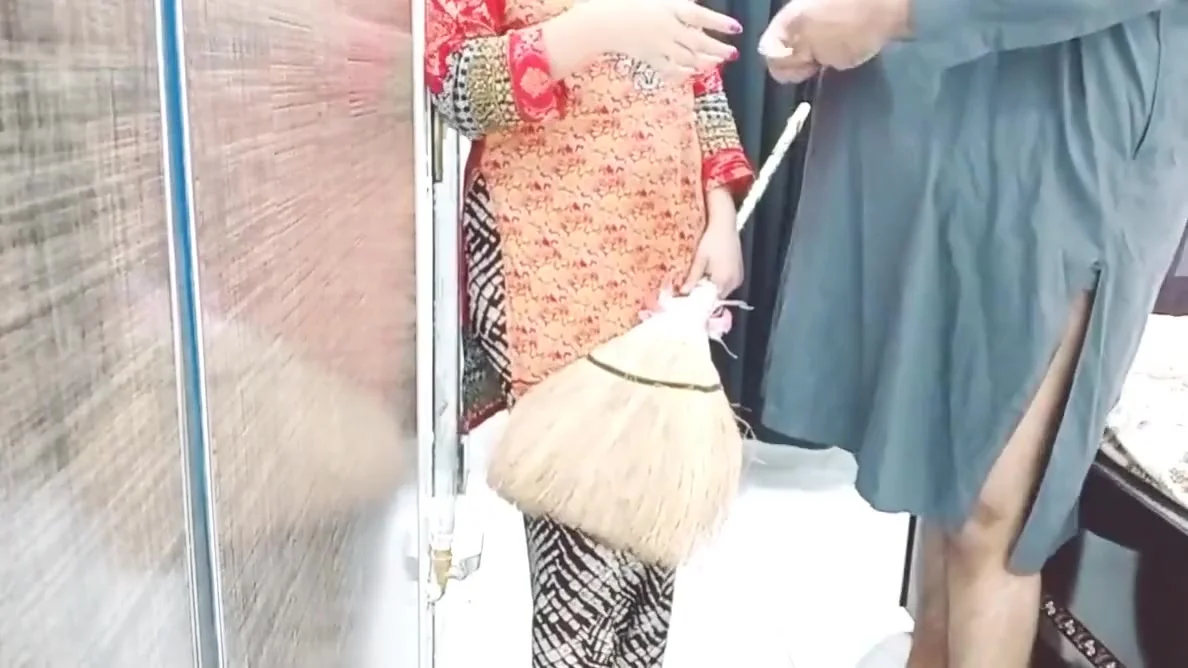 Desi Maid Needs Extra Cash Money With Clear Hot Audio Talk