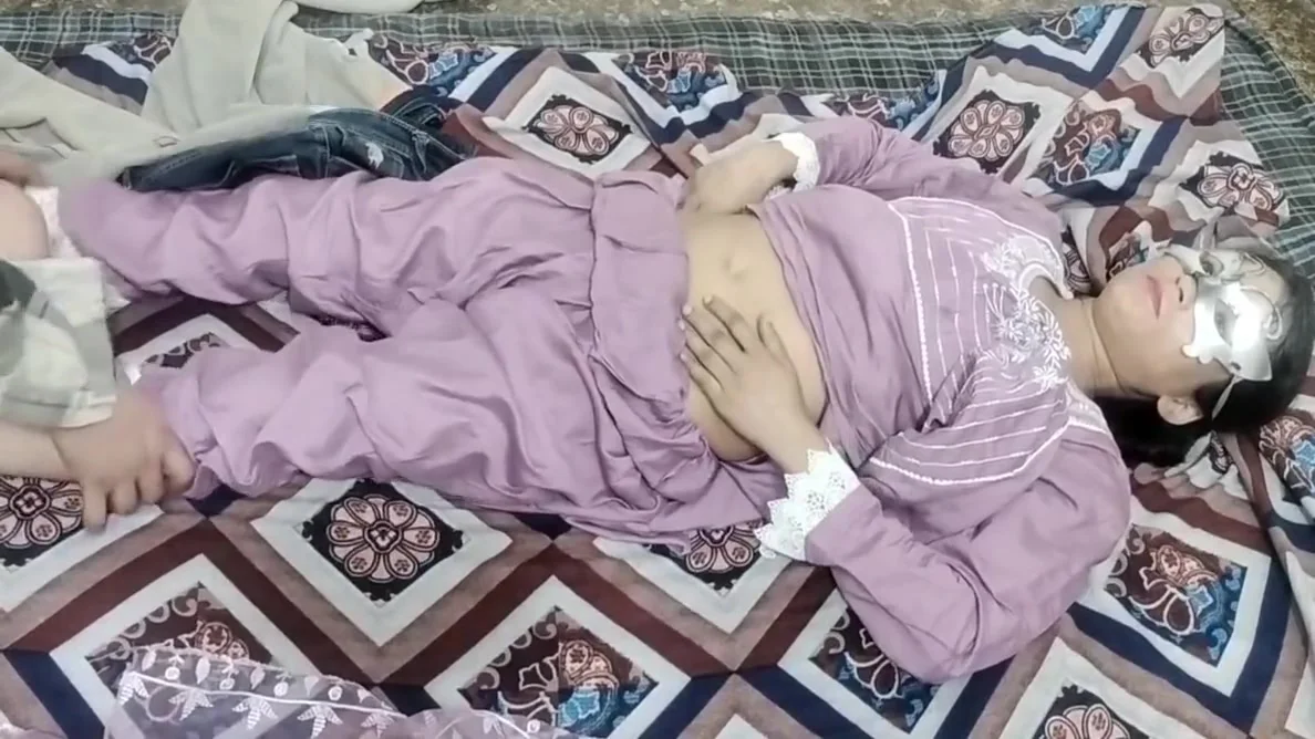 Buaa Ki Beti Pahli Baar Me Hi Ghar Me Pakad Ke Pel Diya