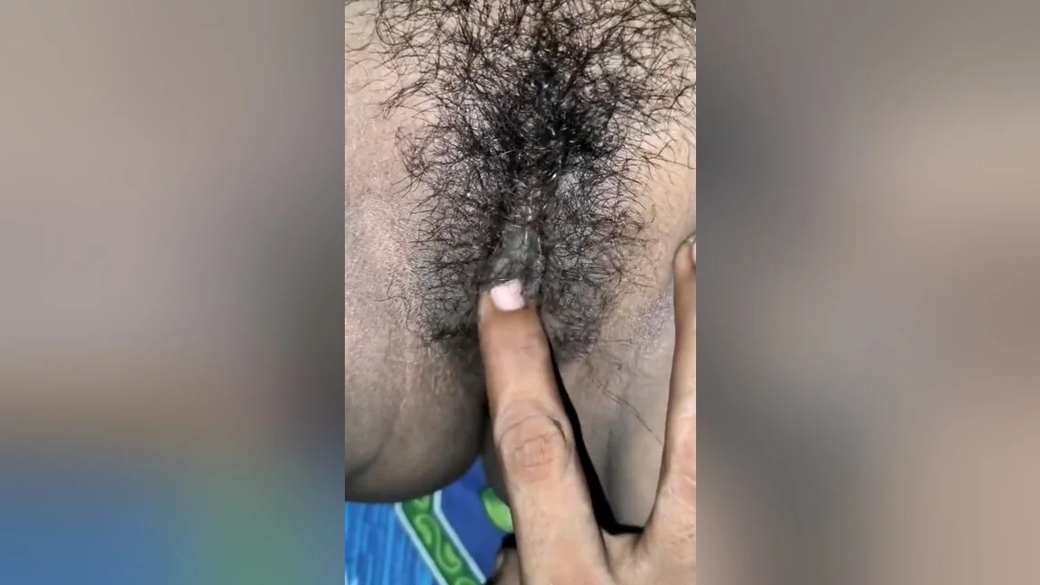 Fingering My Girlfriend Til Orgasms In The Bed