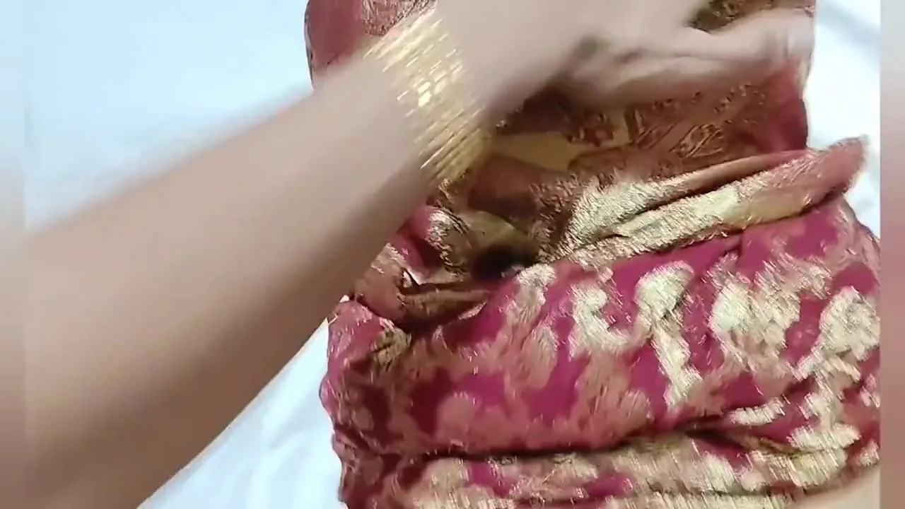 Hot Sexy Indian Wife Doggy Style Saree Sex With Husband - Sexy Wife