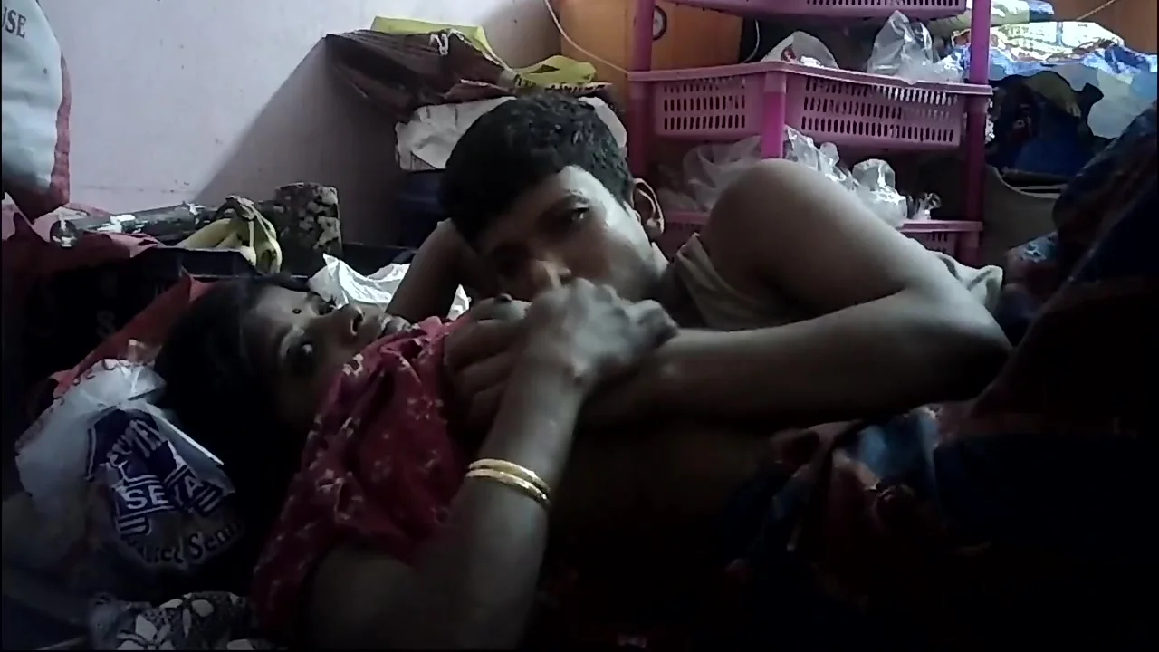 Hot Indian Desi Village House Wife Kissing