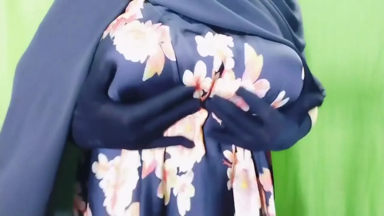 Indian Beautiful Village Housewife Having Sex In The Room - Clear Hindi Audio