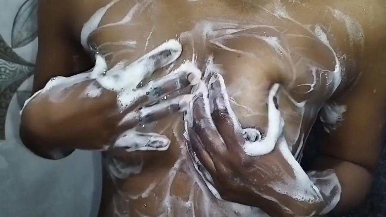 Indian Bhabhi Cheating His Husband In Oyo Hotel Room With Hindi Audio 2