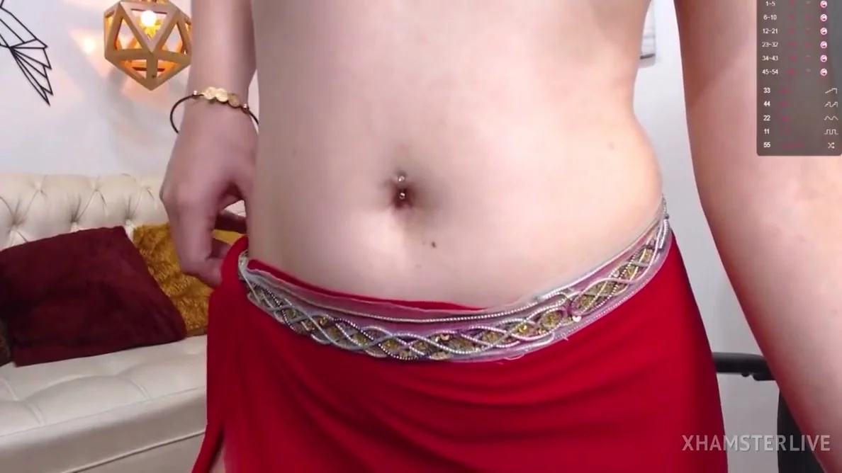 Hot Sexy Red Saree Wali Bhabi Webcam Nude 2