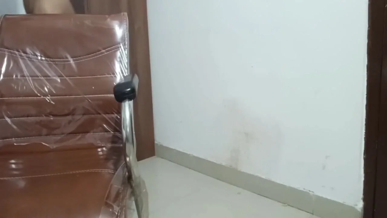 Swiggy Delivery Girl Ne Ghar Mein Ghuskar Chote Bacche Ke Sath Ki Apni Chudai Desistyle Hindi Audio