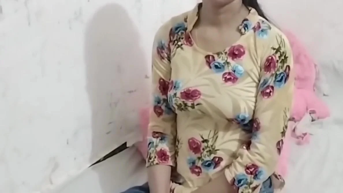 Stepdaughter Ko Saman Dene Ke Bahane Pel Diya