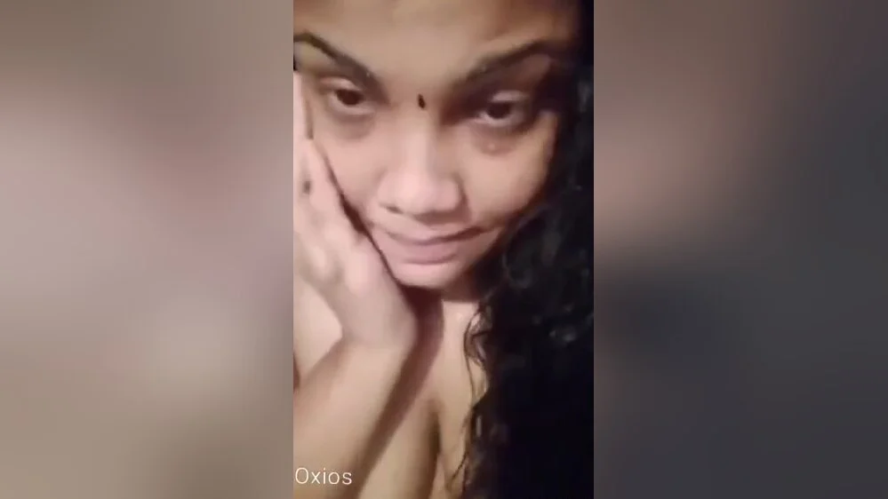 Today Exclusive -sexy Desi Girl Record Her Nude Selfie