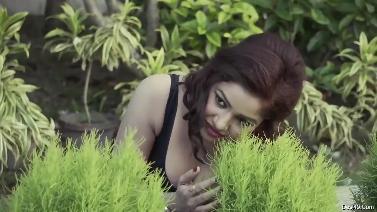 First On Net -simran Blue Saree 1