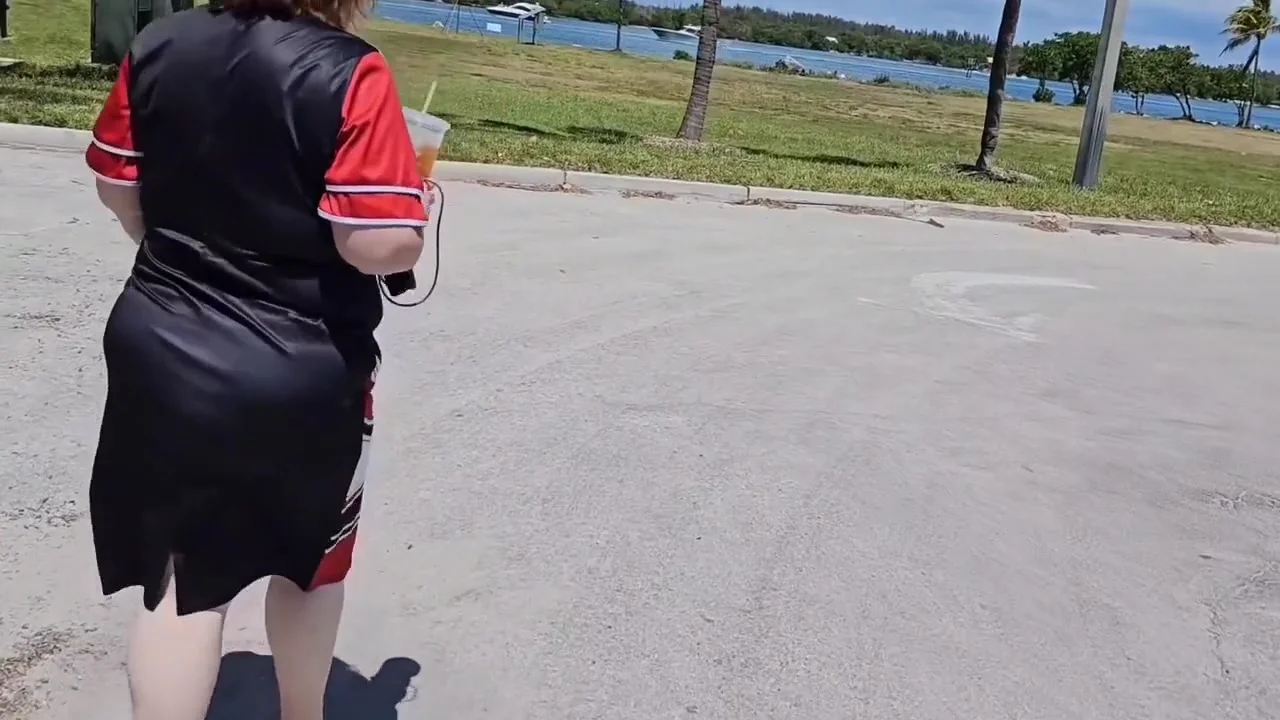 Classy Mature Lady Sightseeing And Decided To Bring You Along