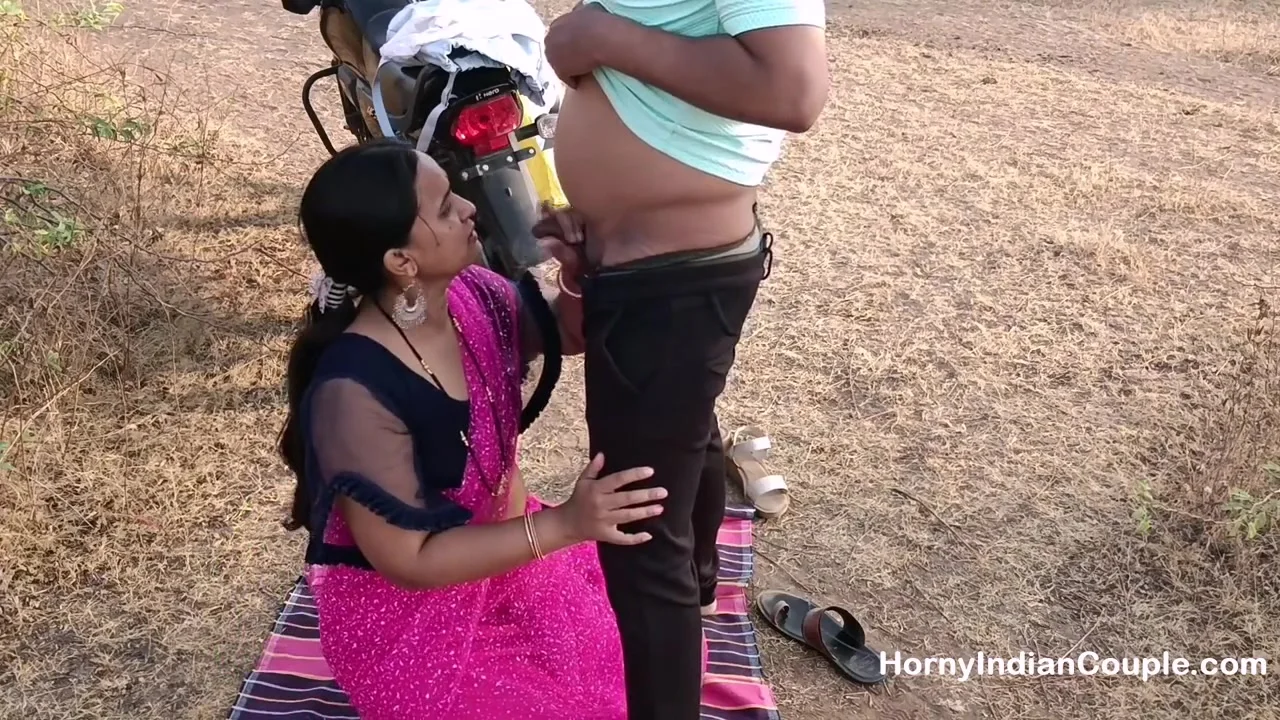 Indian Wife Outdoor Blowjob Licking Fingered and Fucked