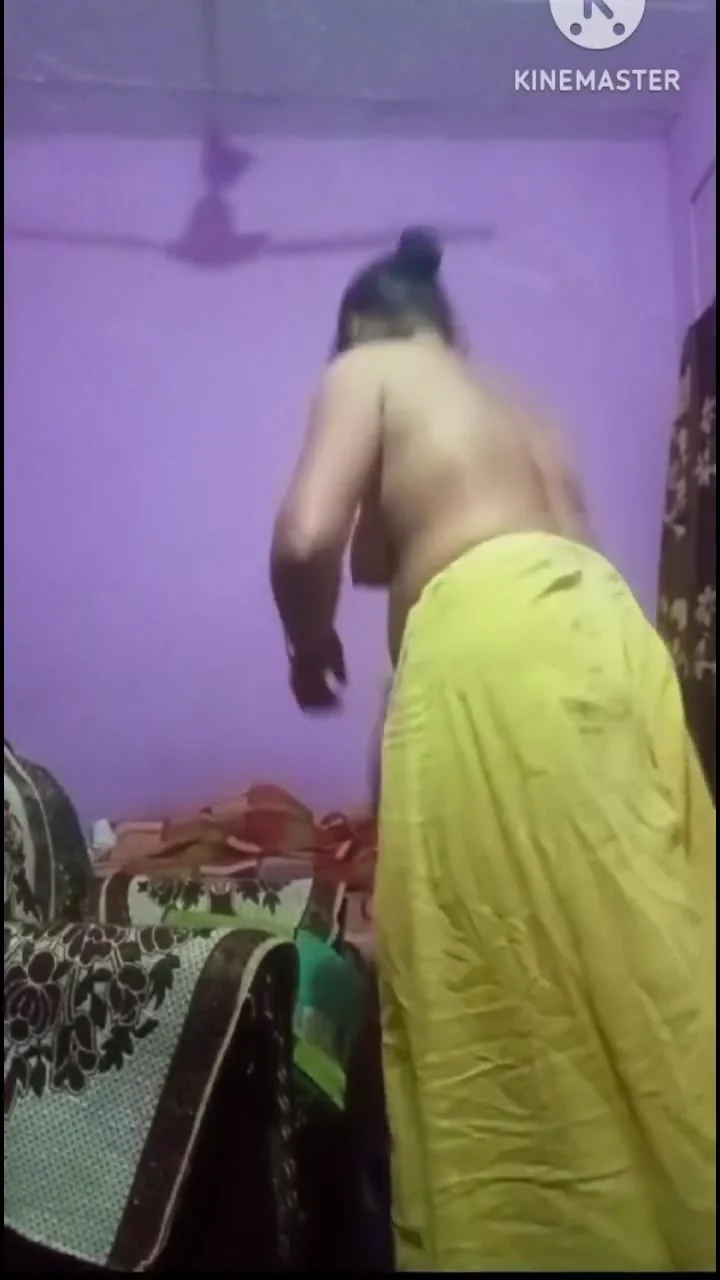 Indian Desi Bhabhi Striping Wears And Show Full Sexy Body And Dance