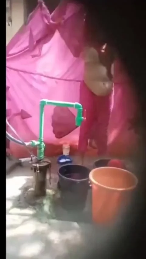 Desi Bhabhi Take Bathing Time