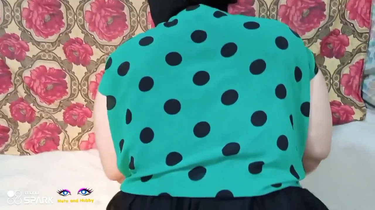 Indian Maid Sex Talk With Her Bf While Cleaning Girlfriend Maid Talking At Phone With Boyfriend