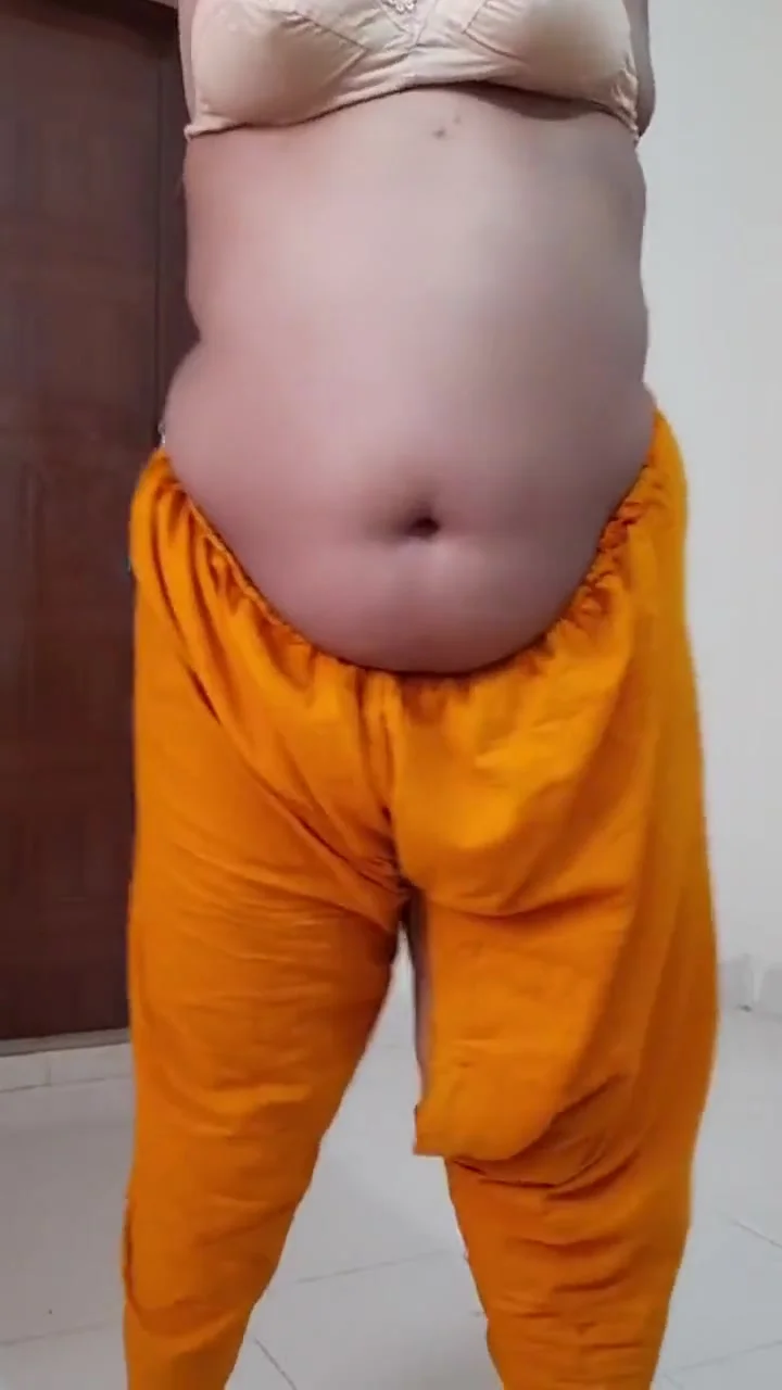 Indian Stepmom Show Her Boobs In Hotel