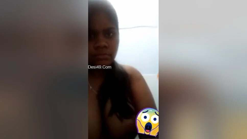 Today Exclusive- Big Desi Girl Showing Nude Body On Video Call