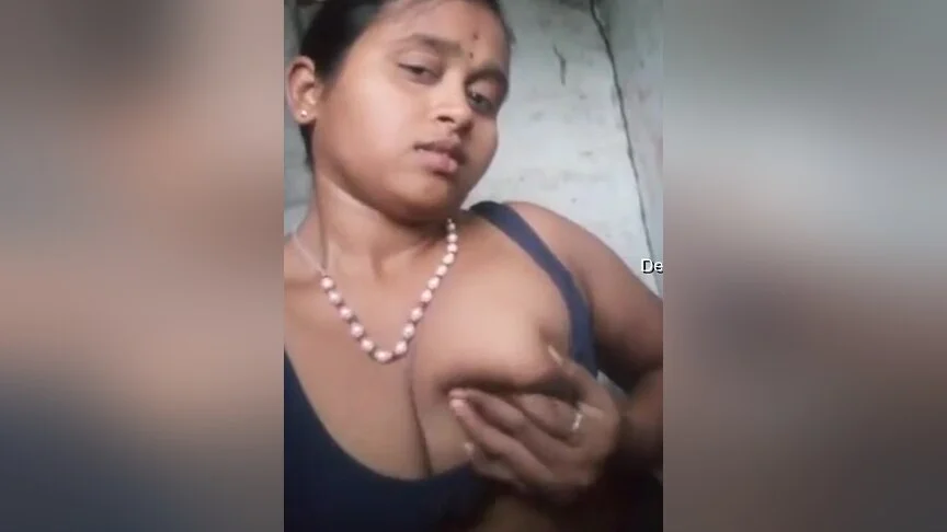 Horny Tamil Girl Shows Her Boobs And Masturbating 1