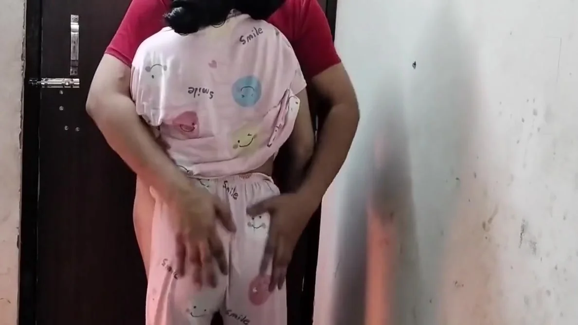 Ko Hotel Me Jabar Dasti Pakad Ke Pel Diya - Desi Hot Girl