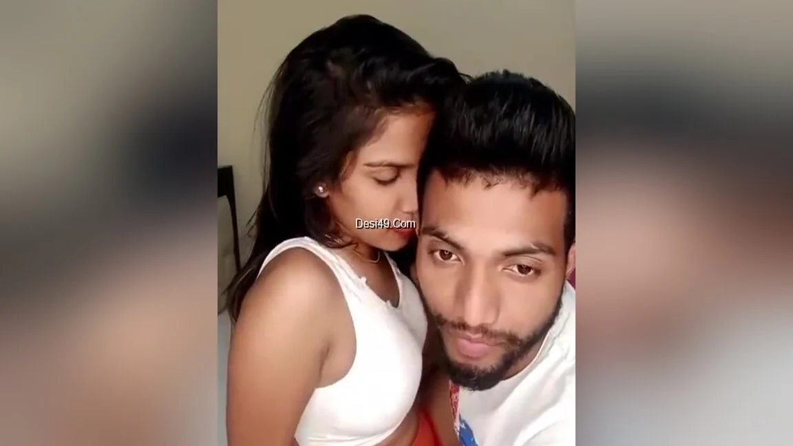 Today Exclusive- Sexy Desi Bhabhi Blowjob