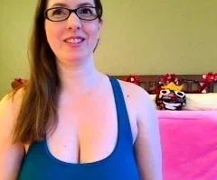 Big boob brunette masturbates on webcam
