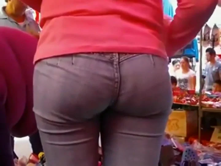 Tight buttocks in jeans me