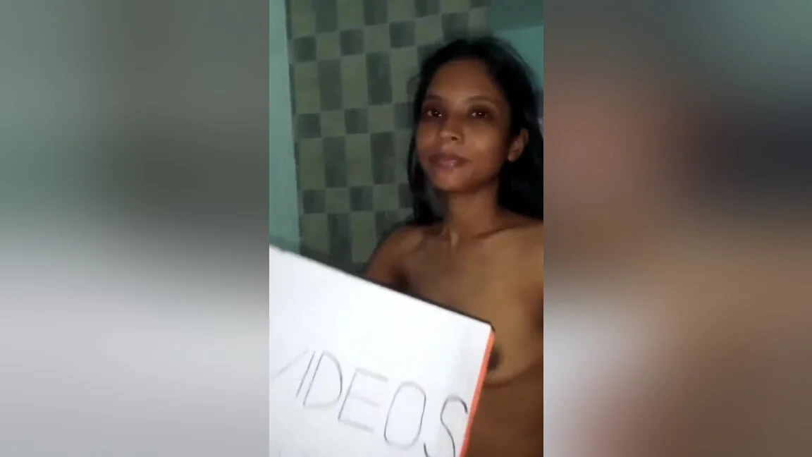 Today Exclusive- Desi Bangla Bhabhi Shows Her Boobs And Pussy 1