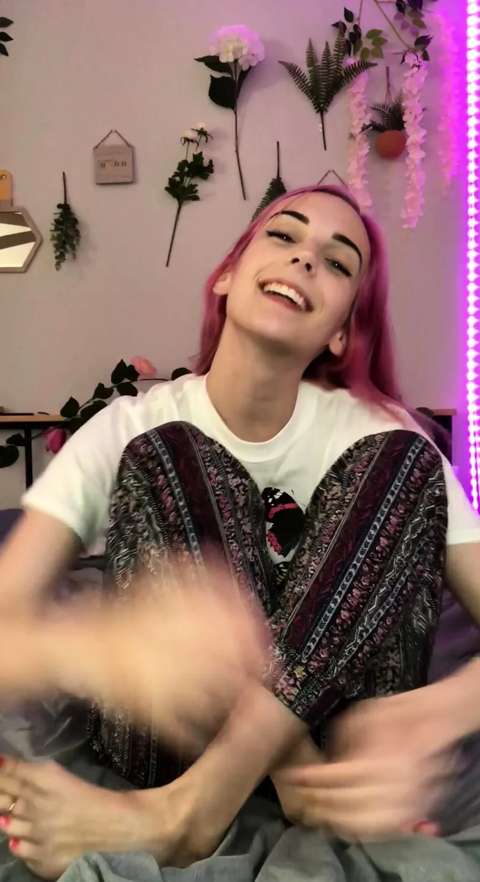 Webcam girl foot fetish camshow hot