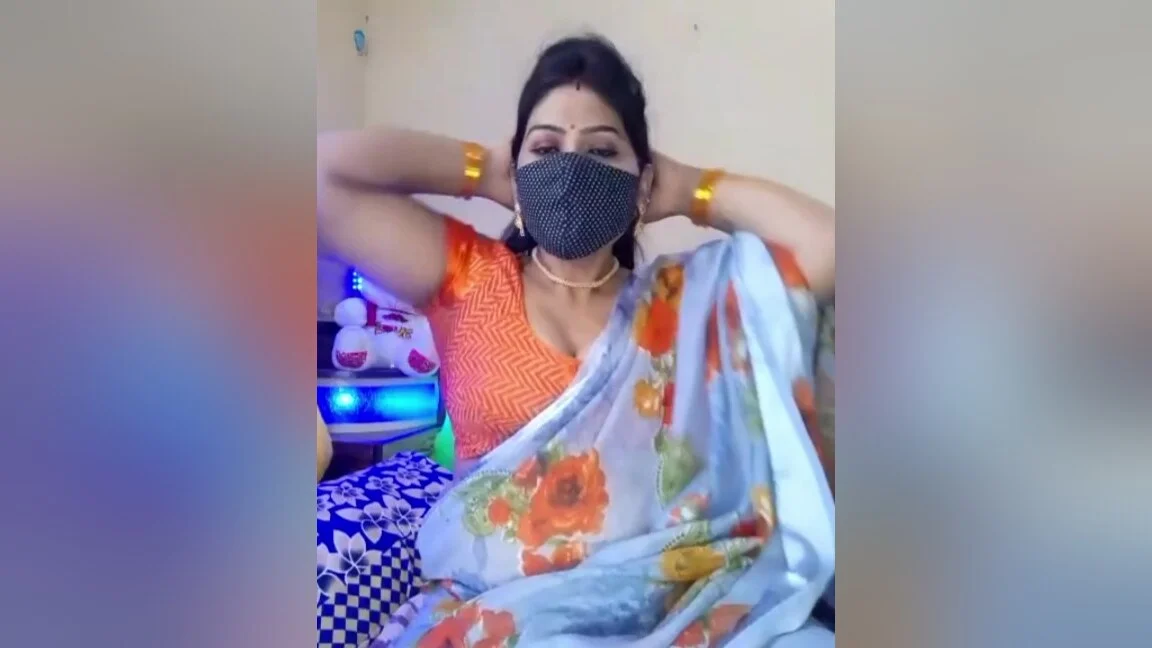 Sexy Bhabhi Latest Boobs Show Video