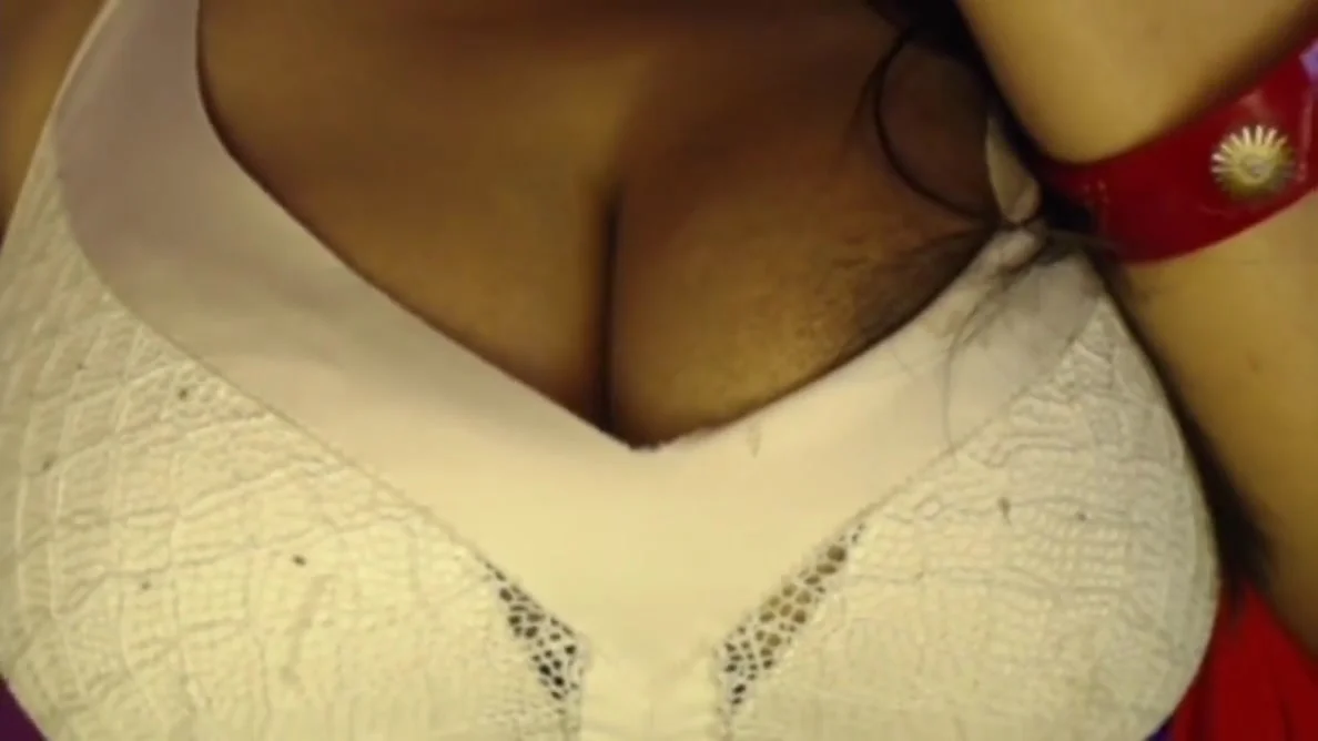 Desi Sexy Bhabhi Takes Out Her Boobs From The Bra And Pinches Her Nipples