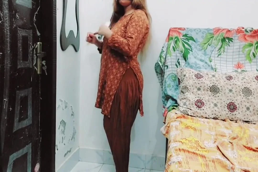 Pakistani Step mom Secret Sex With Neighbour With Clear Hindi Audio