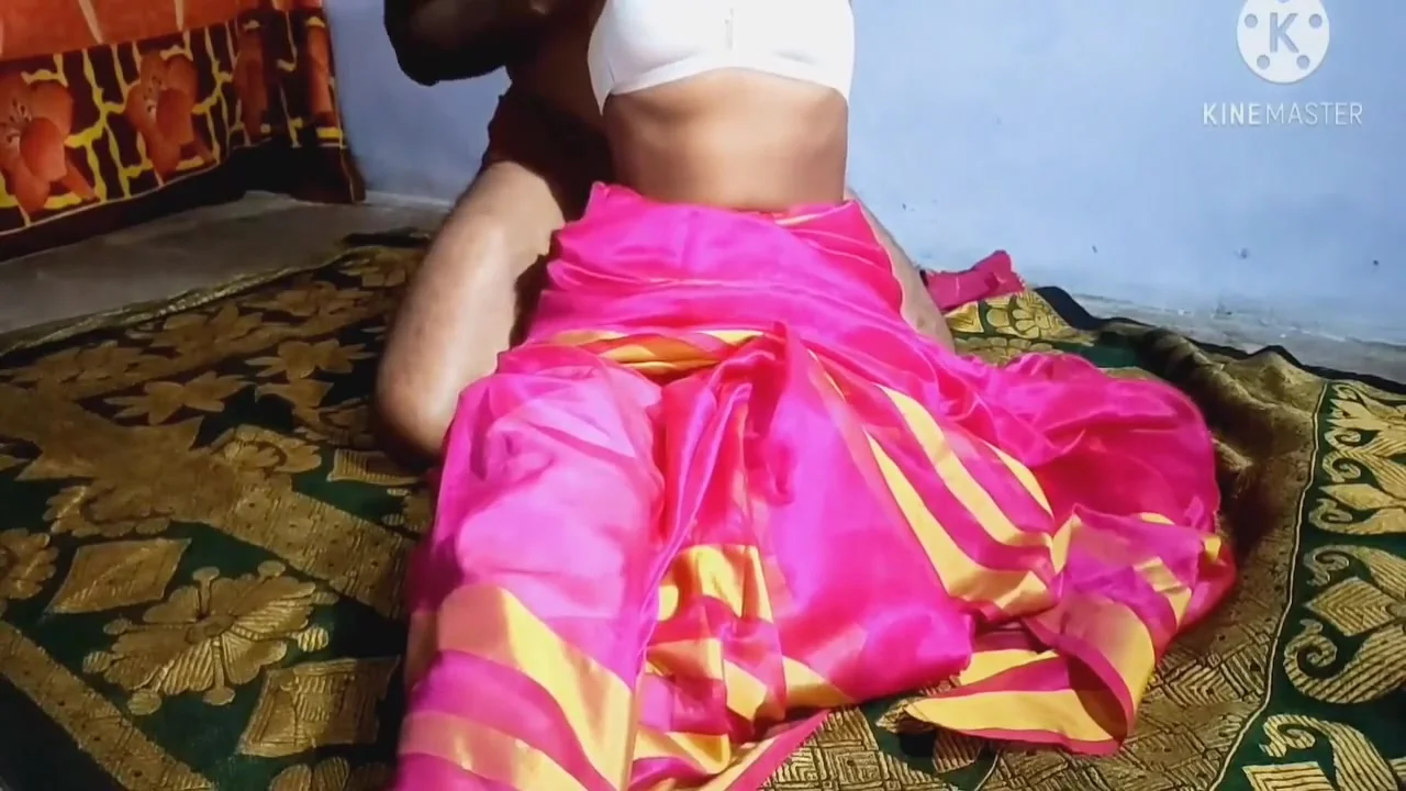 In Pink Color Saree Indian Village Bhabhi Fuking