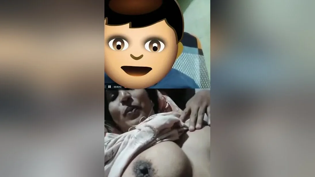 Mature Mallu Wife Showing Her Boobs And Pussy On Vc