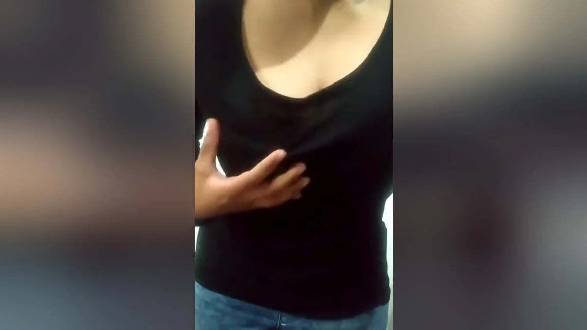 Arab teen 18+ Showing Amazing Curve British Paki