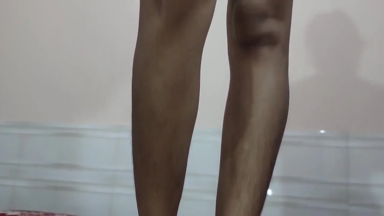 Hot Begum - Closeup Babe Fingering And Masturbating In Her Clean Shaved Juicy Pussy