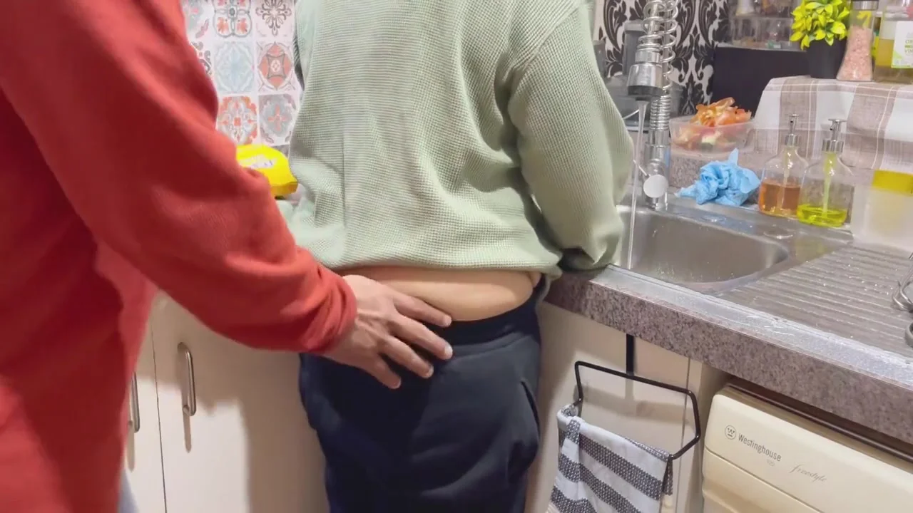 Indian Kitchen Affair: Busty Stepsisters Ass Kissed, Pressed And Pleasured!