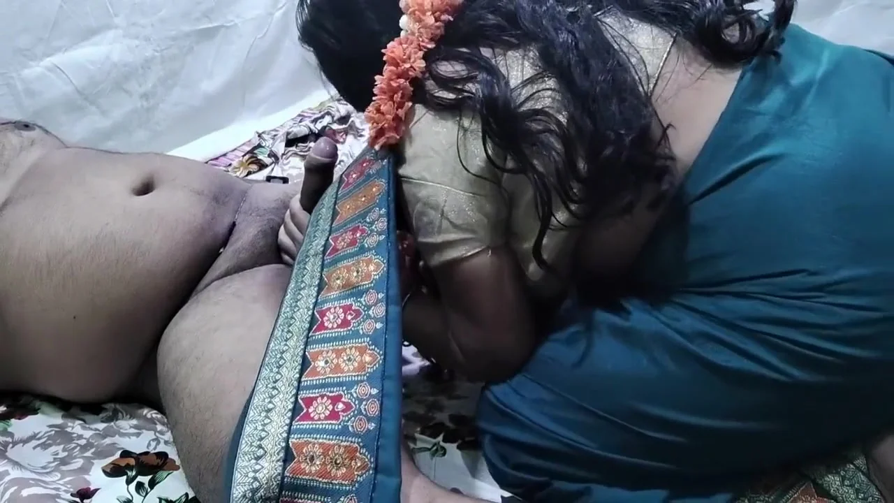 Sexy Bhabhi Ko Ghar Me Jakar Land Chuswvaya