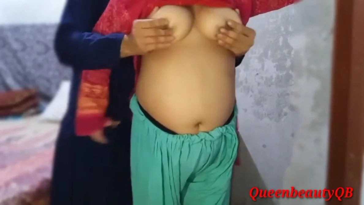 Muslim Indian Desi Sexy Aunty Ko Hot Ne Chod Diya, Homemade Video By Queenbeautyqb With Young Boy