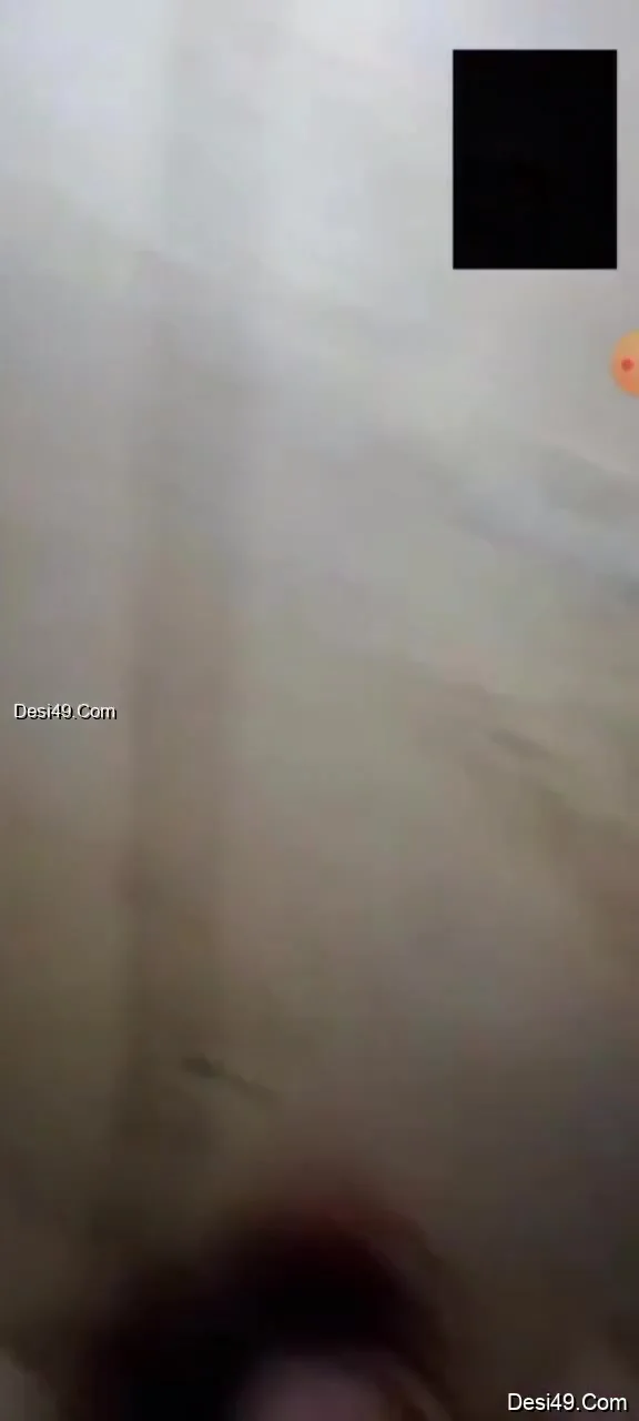 Horny Desi Bhabhi Shows Her Boobs