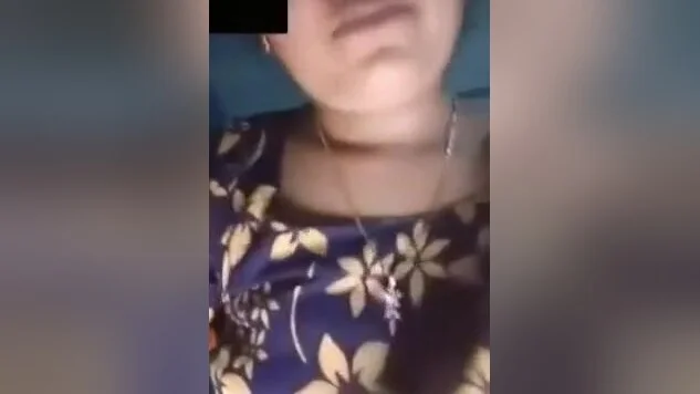 Today Exclusive- Horny Desi Girl Showing Hr Boobs And Fingering On Video Call 1
