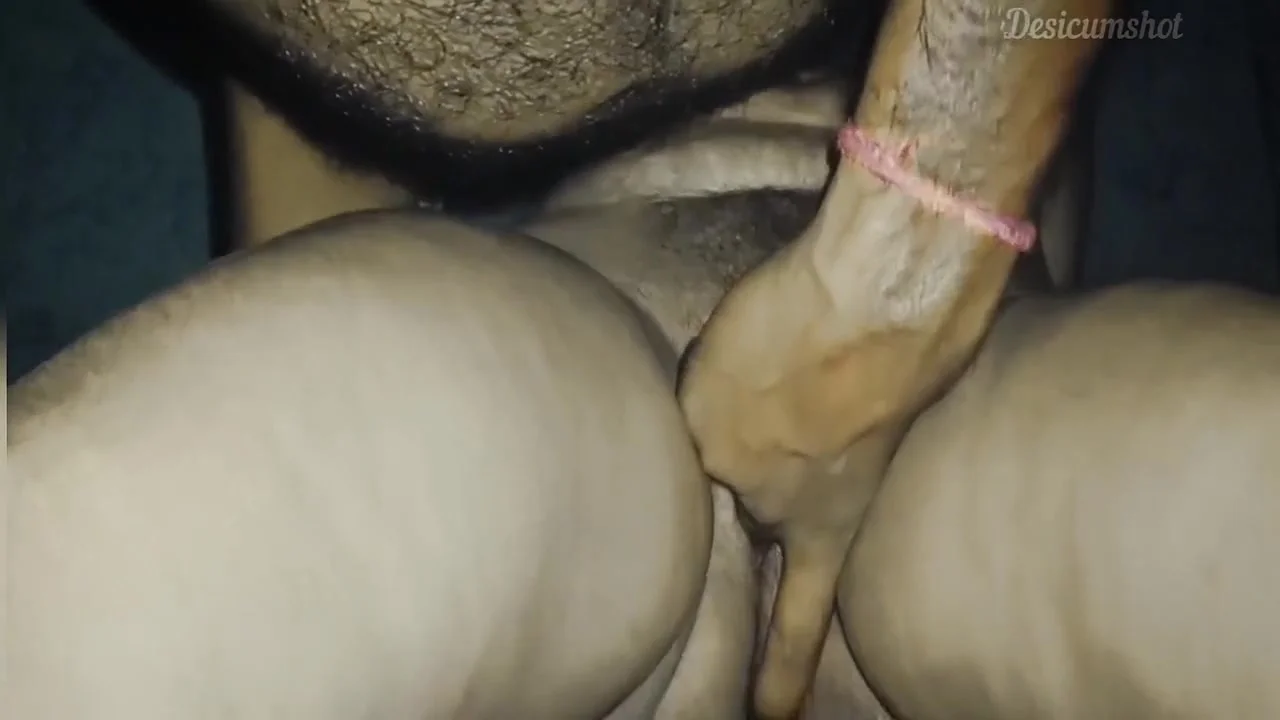 Desi Housewife Bhabhi Very Hard Fingering In Standing Position With Desi Dever