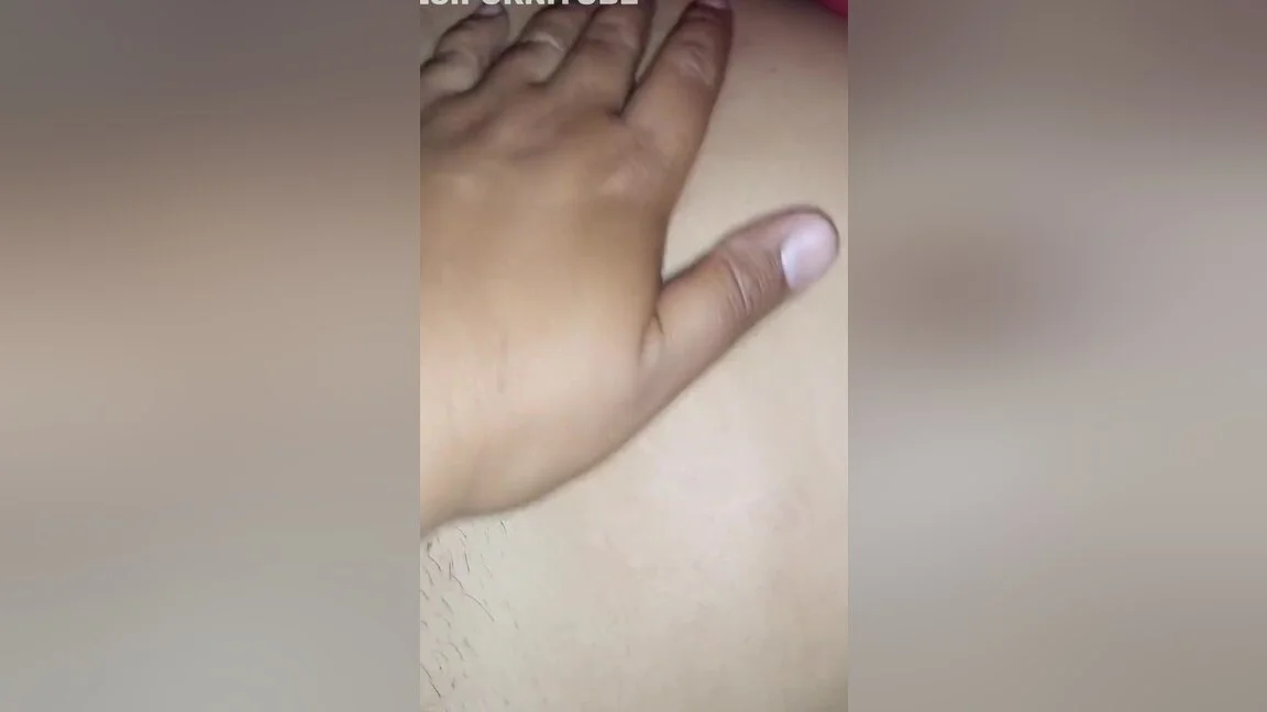 Badi Behan Ki Balo Wali Chut Dekh Muth Mari