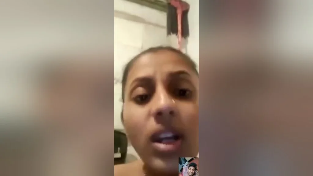 Today Exclusive-desi Girl Shows Her Boobs And Pussy To Lover On Vc