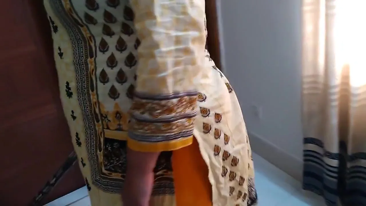 Sasur Ji Fucked Desi Newly Married Bahu When She Was Sweeping - Indian Jabardasti Anal Chudai (huge Ass Fuck & Cum Out)